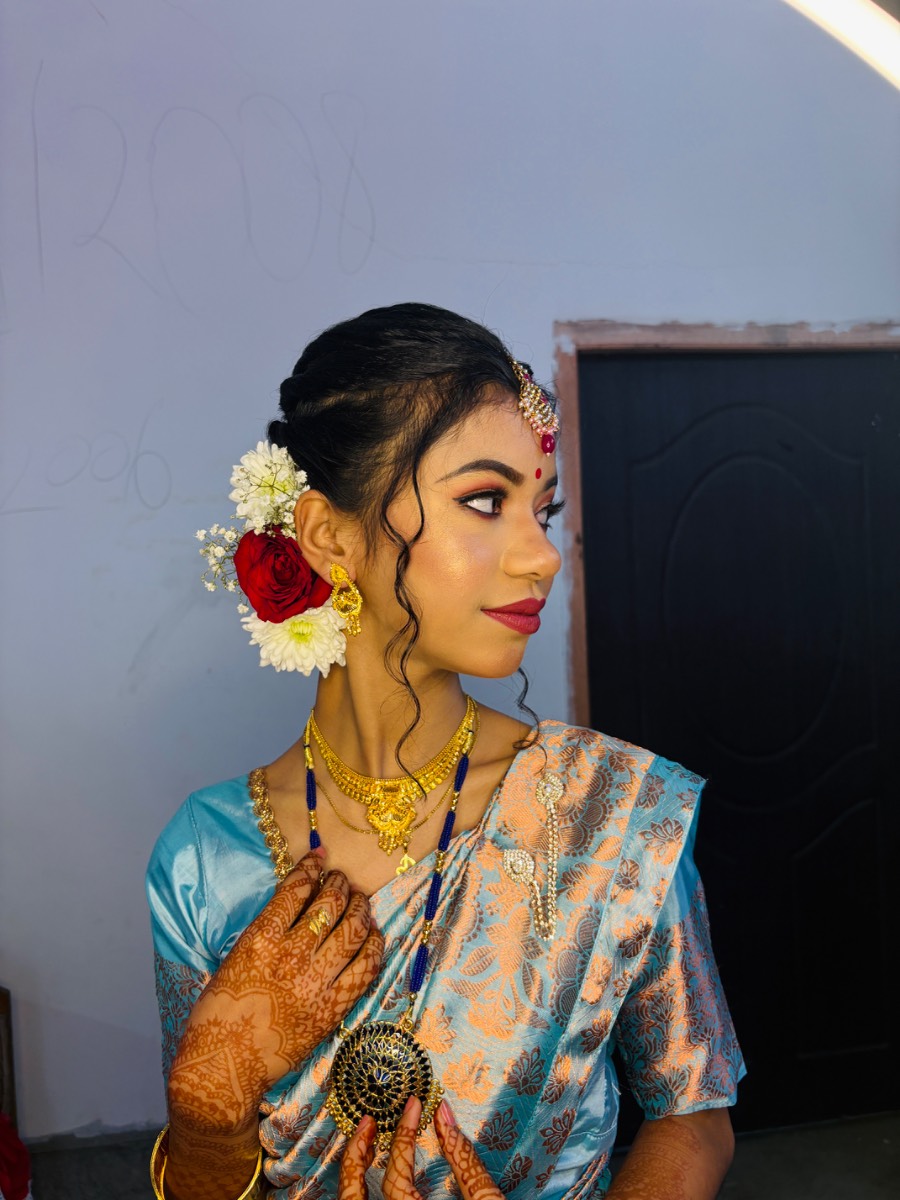 Makeup artists Dibya sharma